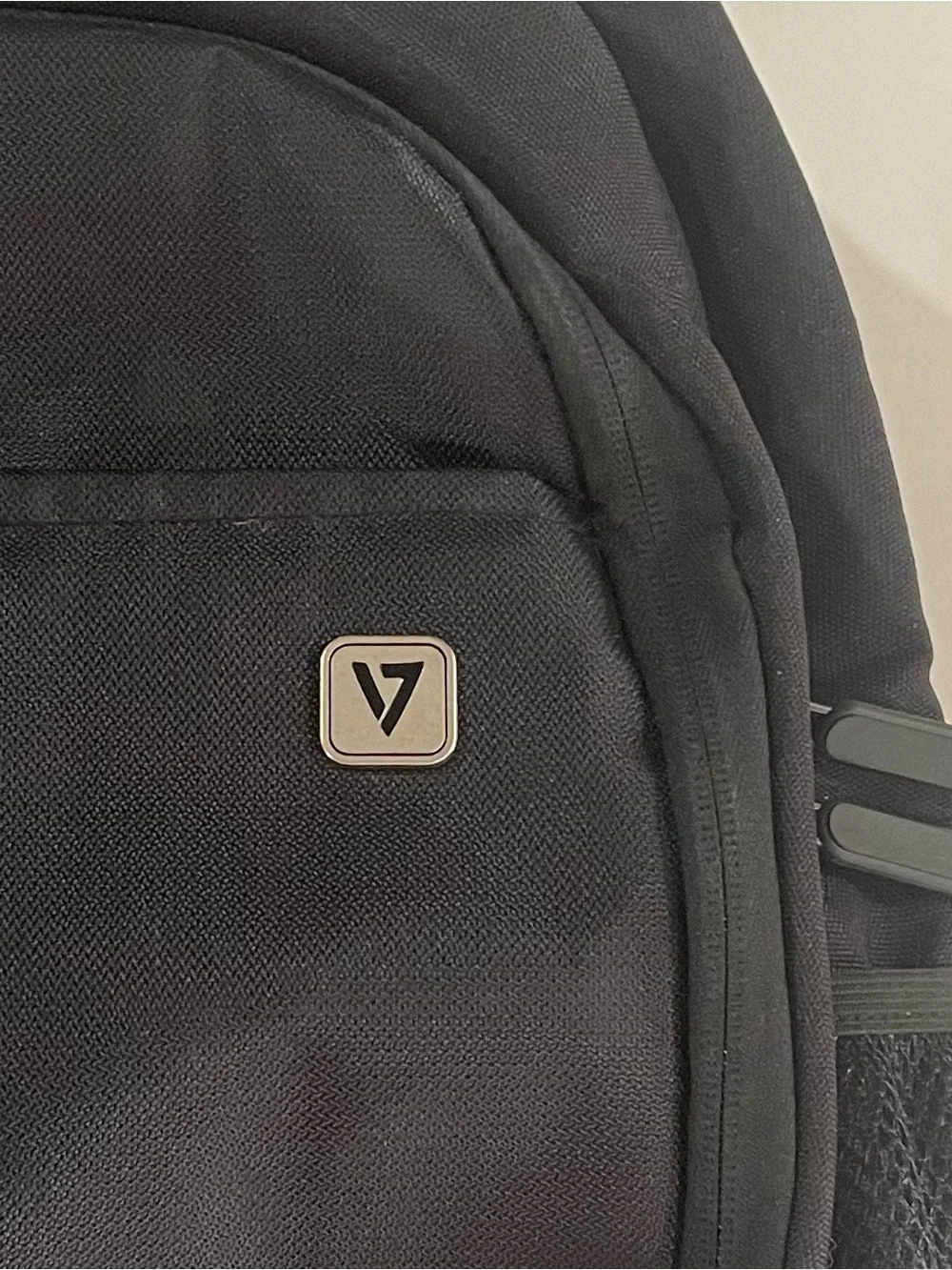 V7 Black Nylon Professional Backpack 18”